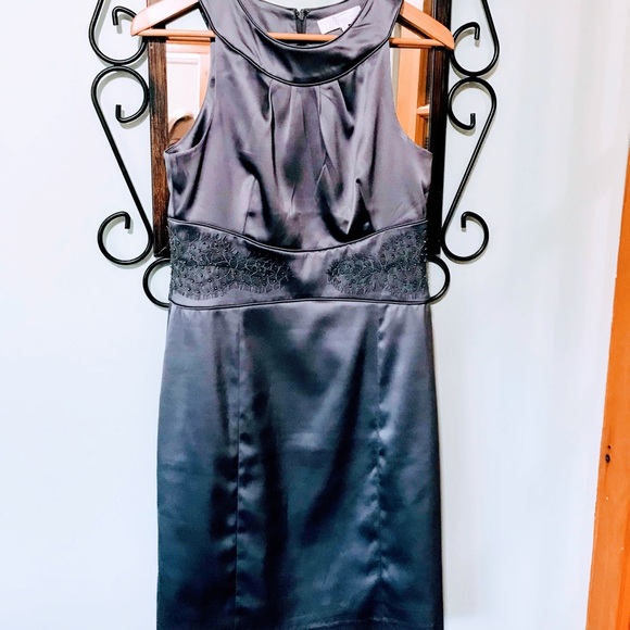 Formal Dress - Picture 2 of 8